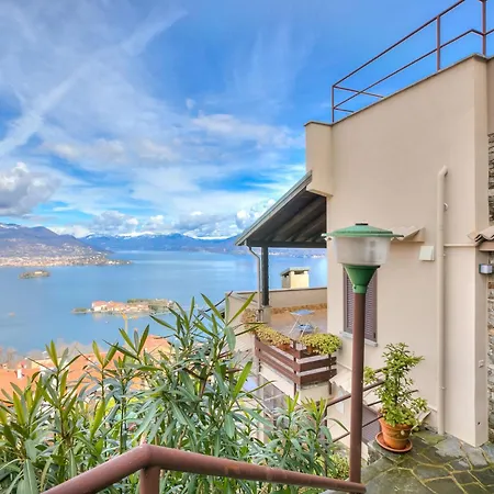 View Terrace Over The Borromean Isla - Happy