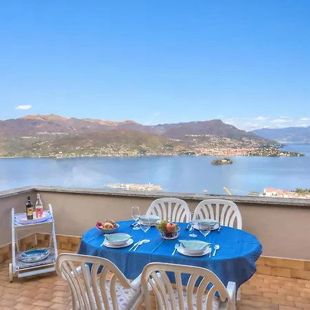 Дом отдыха Maggiore View Terrace Over The Borromean Islands - Happy *