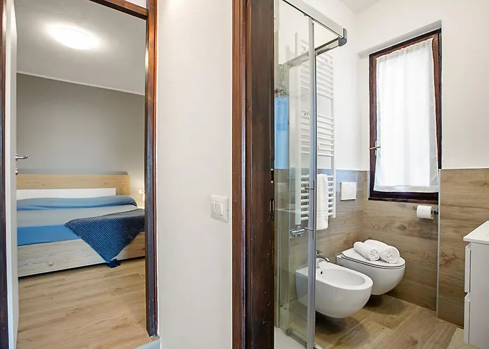 View Terrace Over The Borromean Isla - Happy