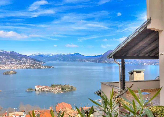 View Terrace Over The Borromean Isla - Happy *