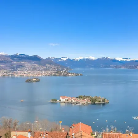 View Terrace Over The Borromean Isla - Happy *